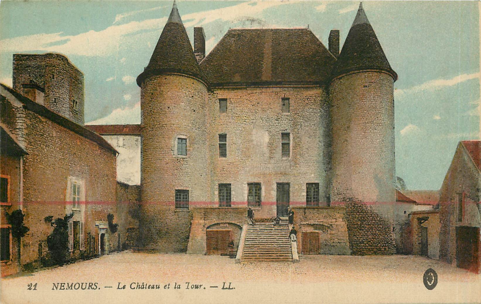 CPA Nemours Le Chateau et la Tour 