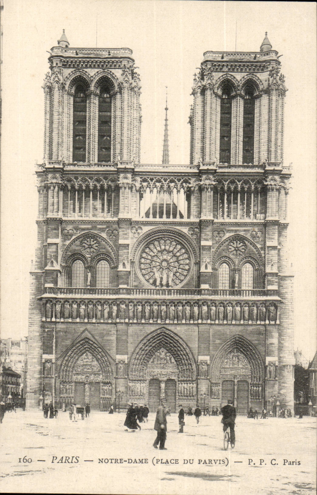 Paris CPA Notre Dame (Ort des Quadrats)