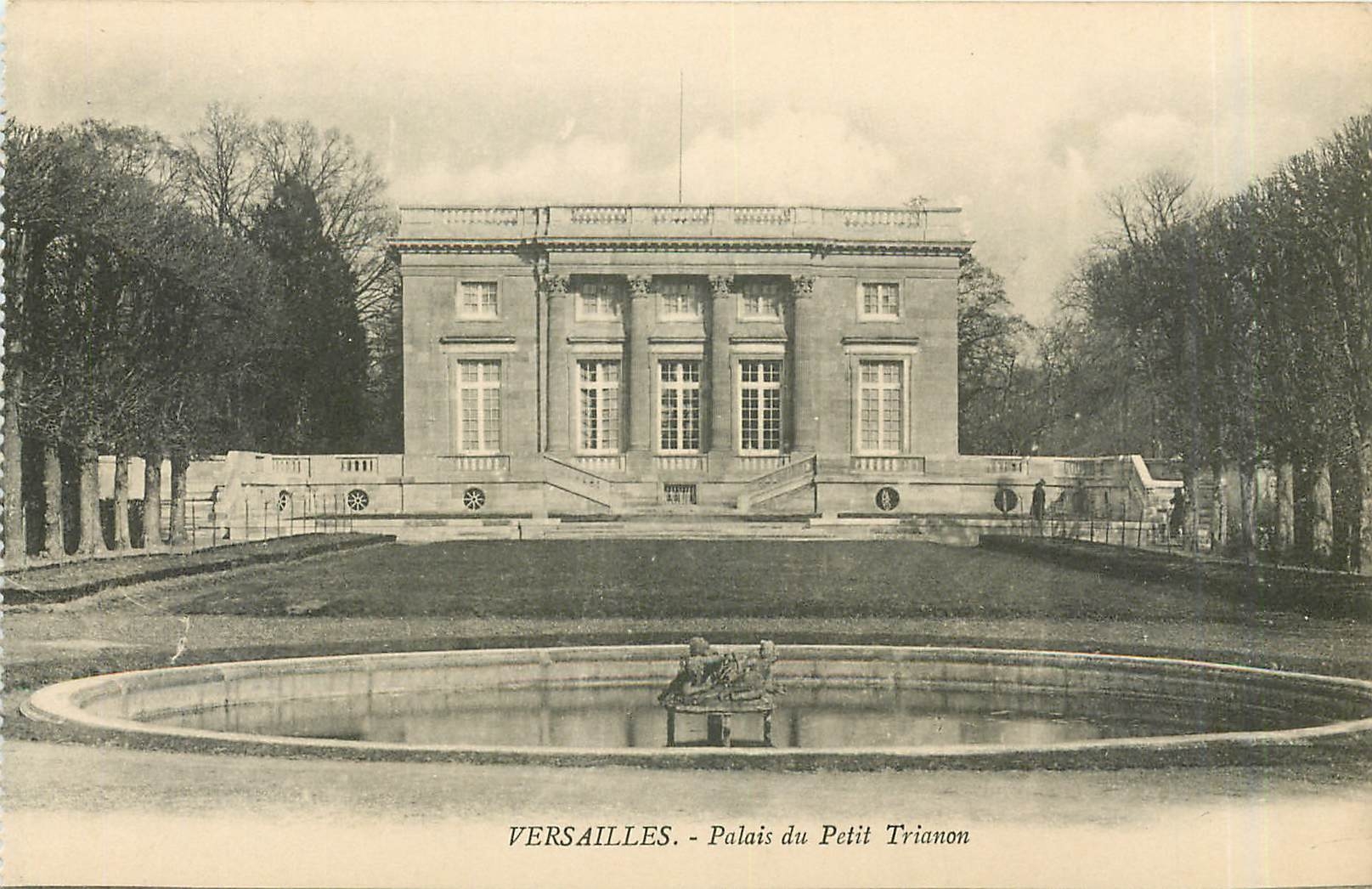 CPA Versailles Palais du Petit Trianon 