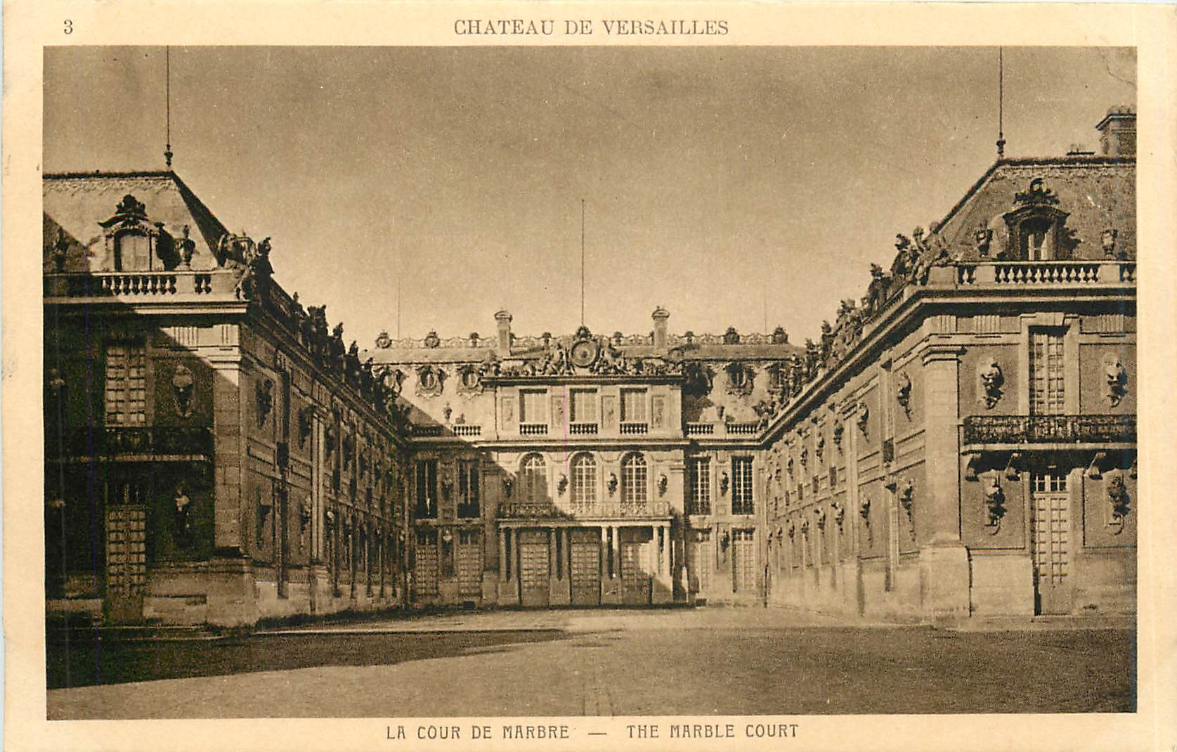 CPA Chateau de Versailles La Cour de Marbre 