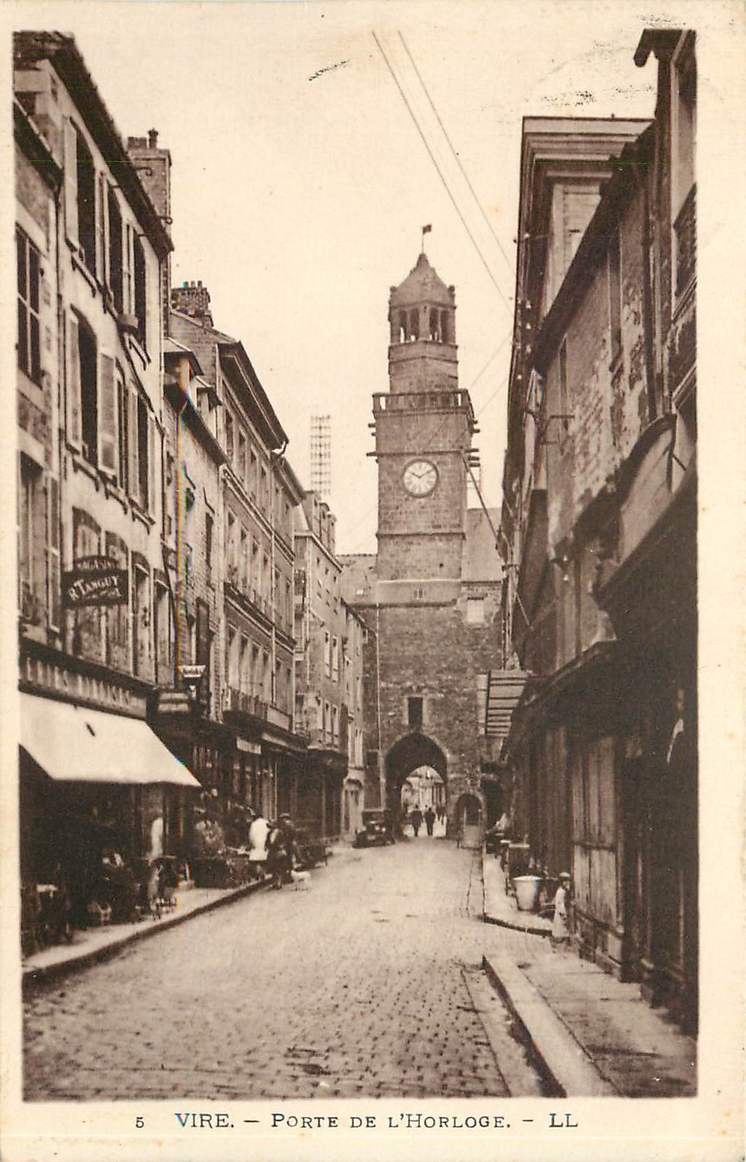 CPA Vire Porte de l'Horloge 