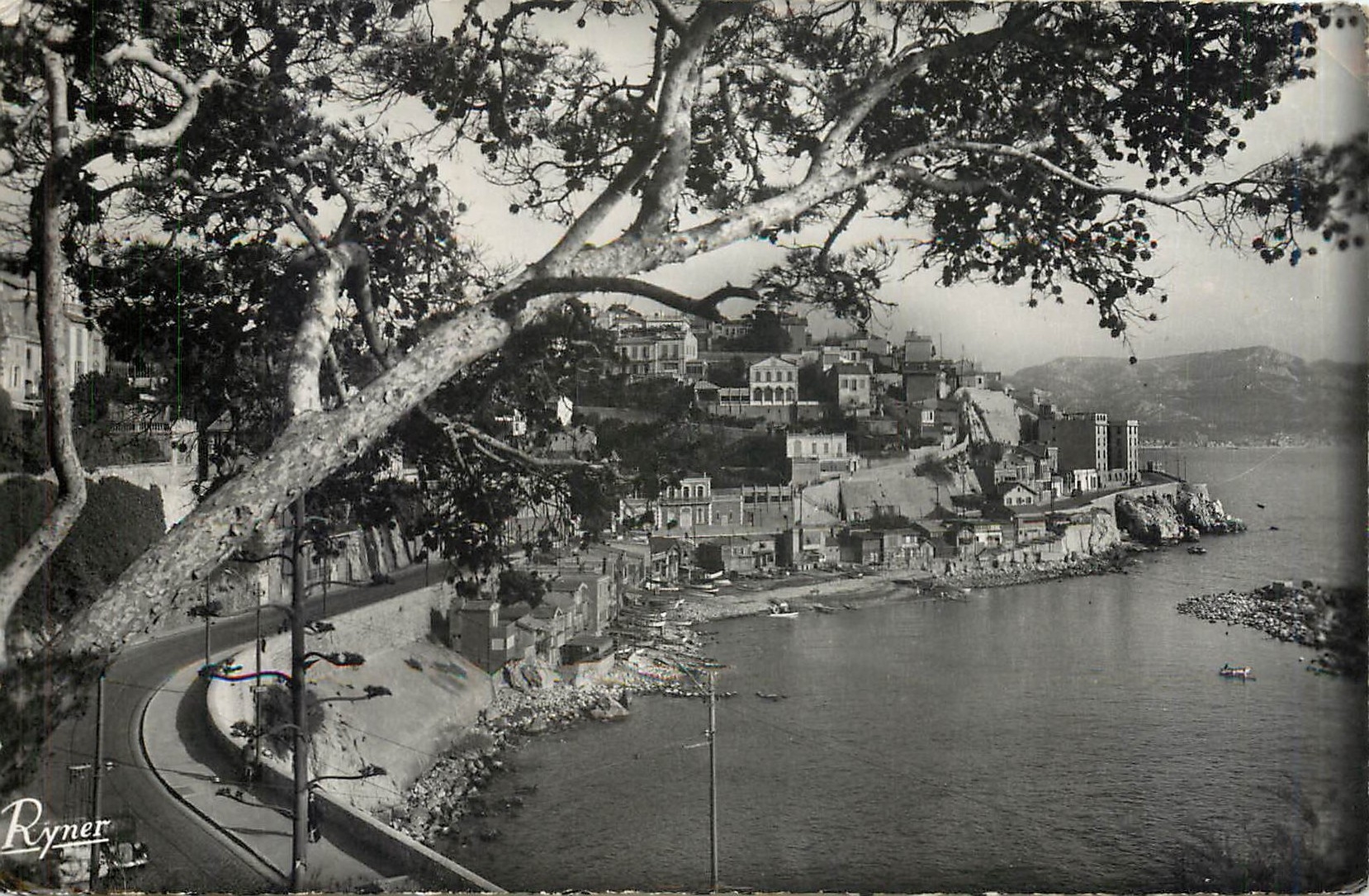 CPM Le Littoral mediterraneen Marseille Promenade de la Corniche 