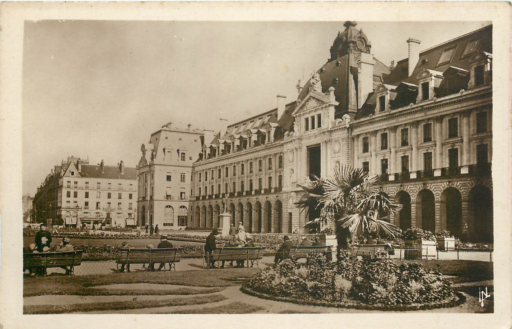 CPA Rennes Palais du Commerce et la Dins sur la Vilaine 