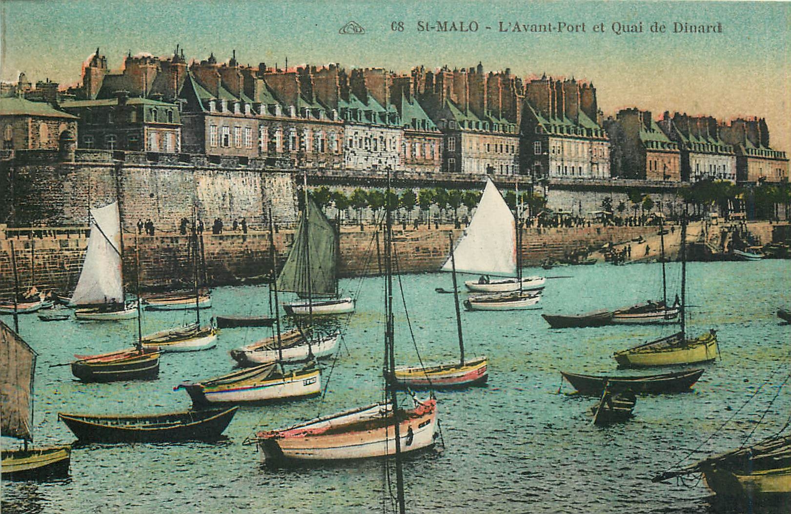 CPA St Malo l'Avant port et Quai de Dinard Bateaux