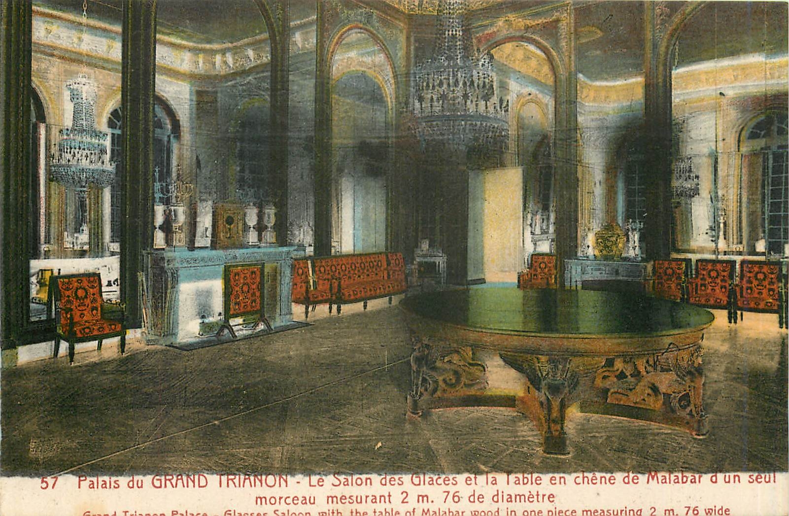CPA Palais du Grand Trianon le Salon des Glaces et la Table en chene de Malabar d'un seul morceau 