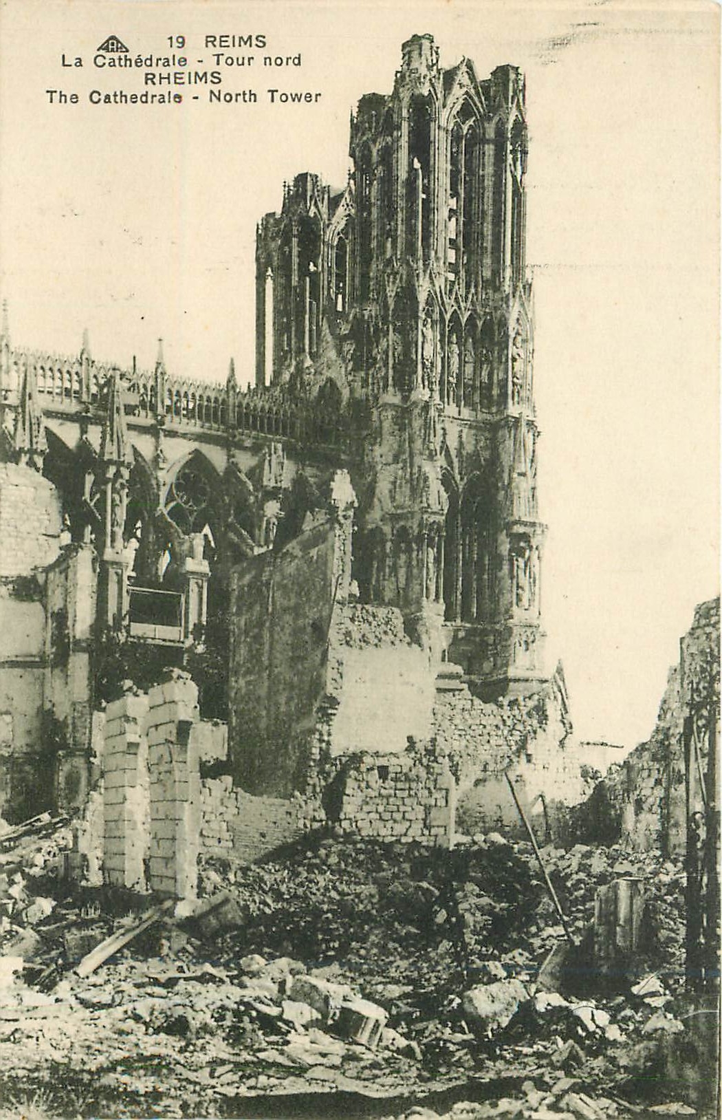 CPA Reims la Cathedrale Tour nord 