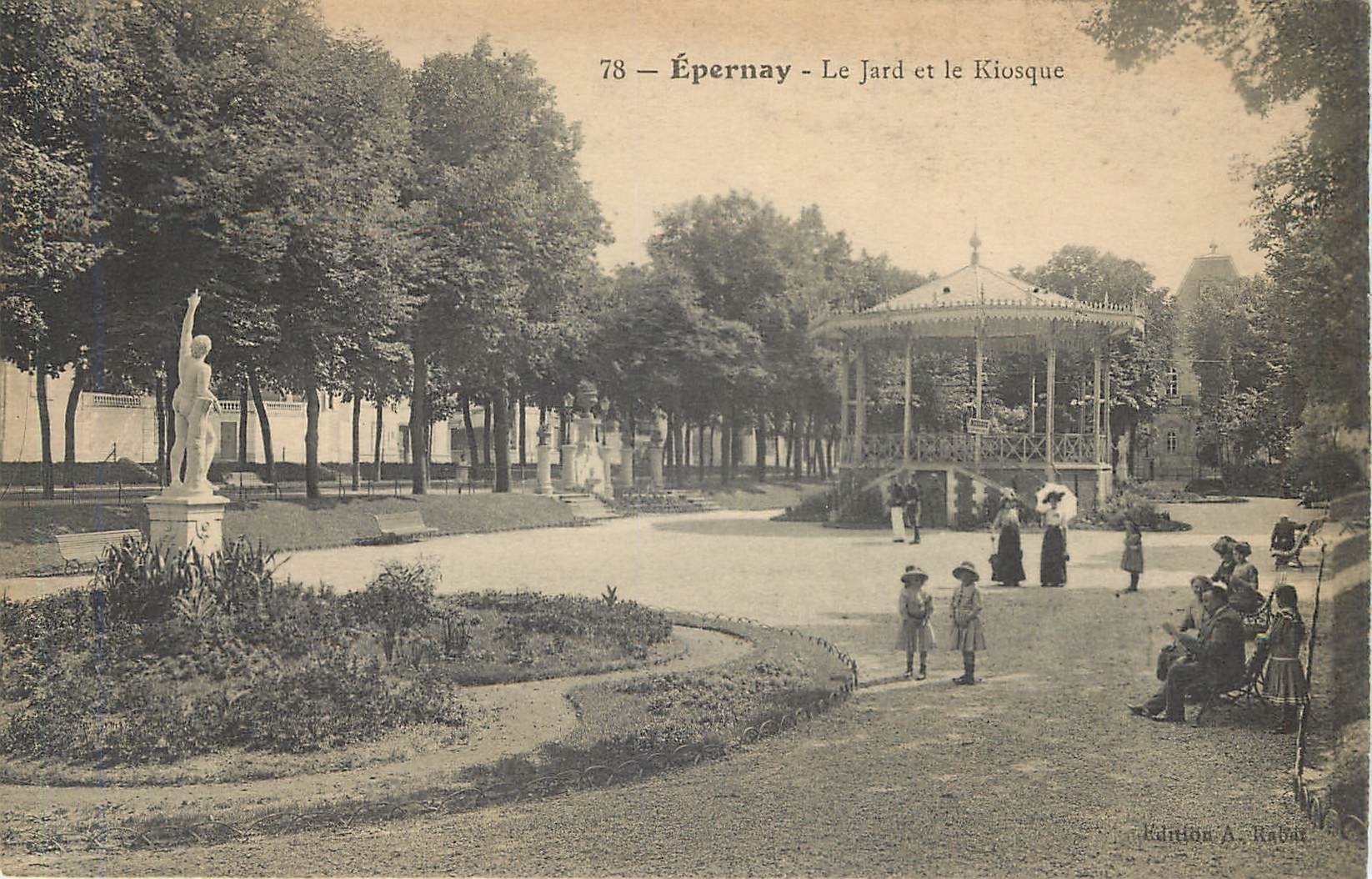 CPA Epernay le Jard et le Kiosque 