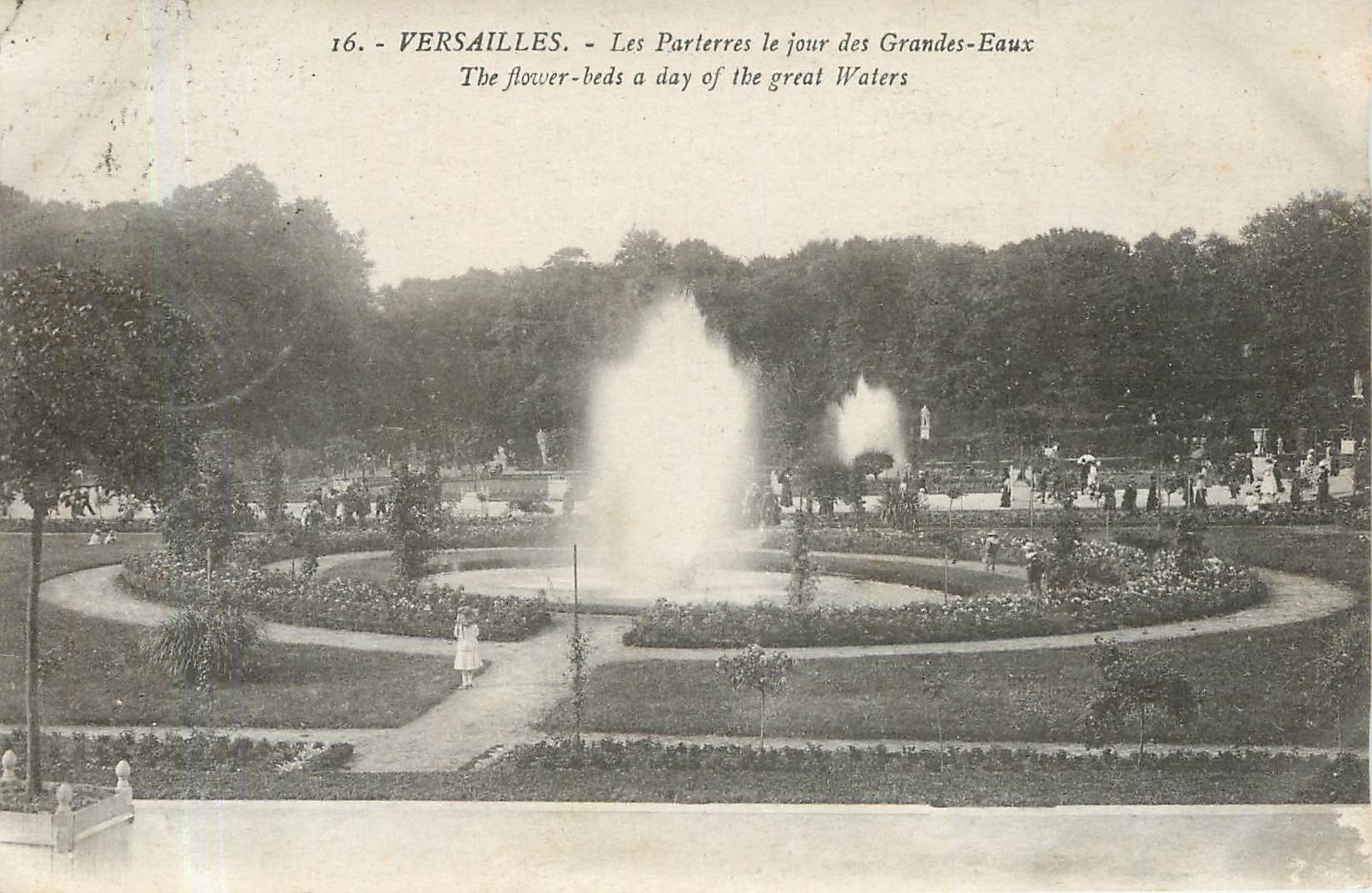 CPA Versailles les Parterres le jour des Grandes Eaux 
