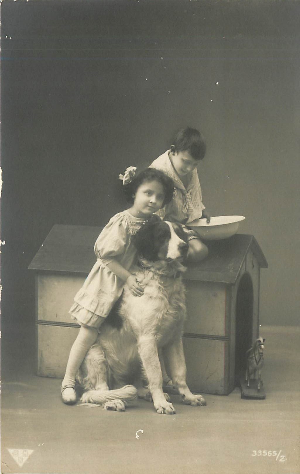 CPA Enfants Chien