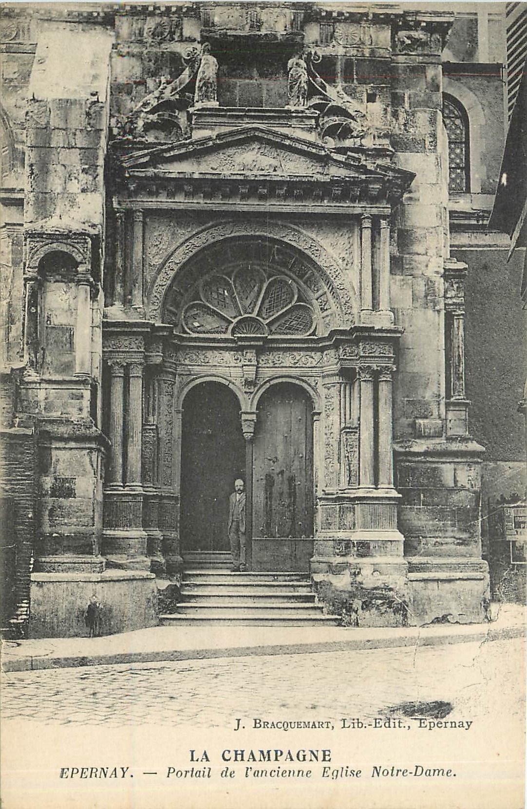 CPA La Champagne Epernay Portail de l'ancianne Eglise Notre Dame 