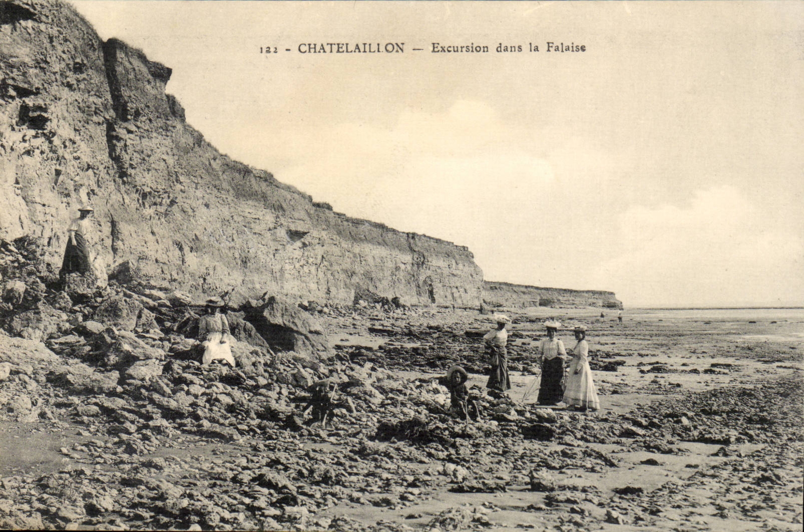 Chatelaillon CPA Excursion in cliff