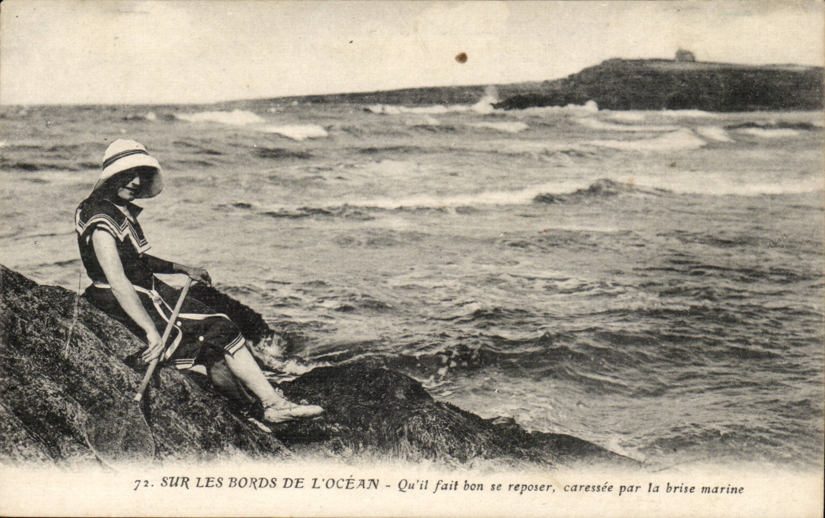 On the edges of ocean CPA qu it is good to rest caressee by the marine breeze