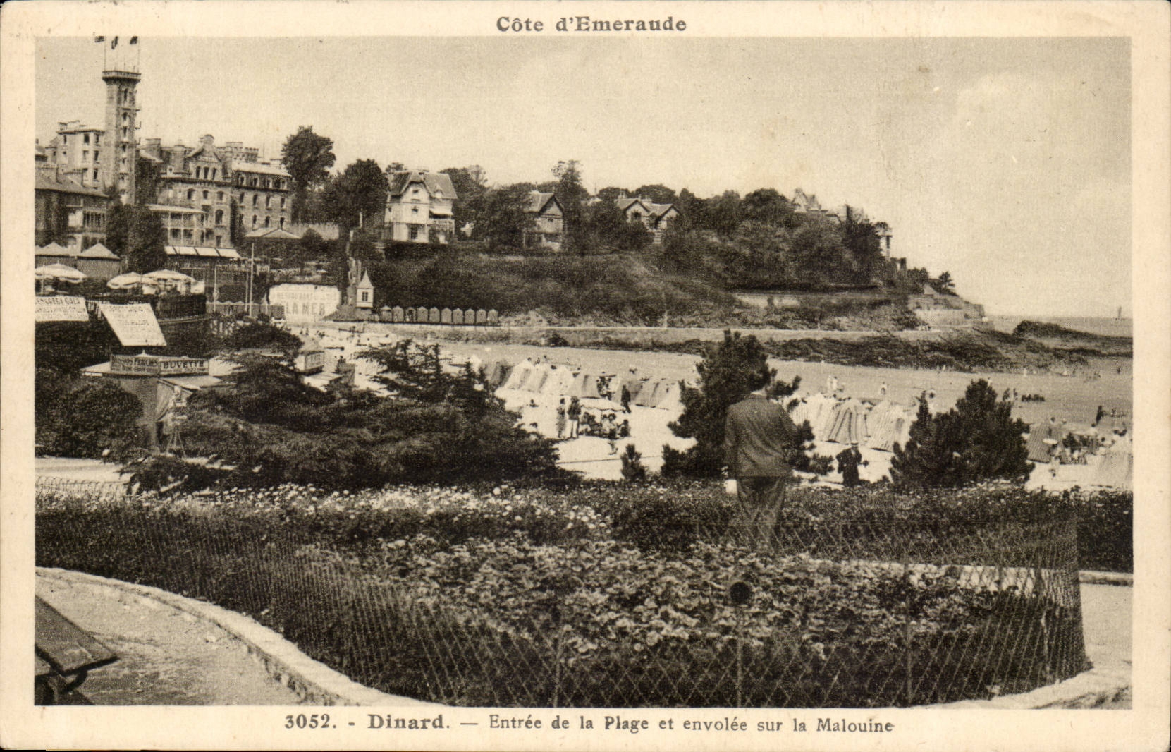 Dinard CPA Entree de la plage et envolee sur la Malouine