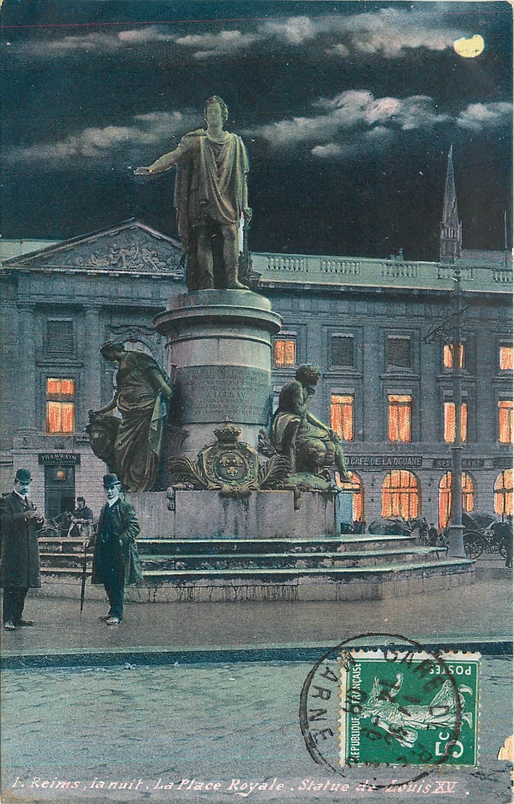 CPA Reims la nuit la place royale statue de Louis XV