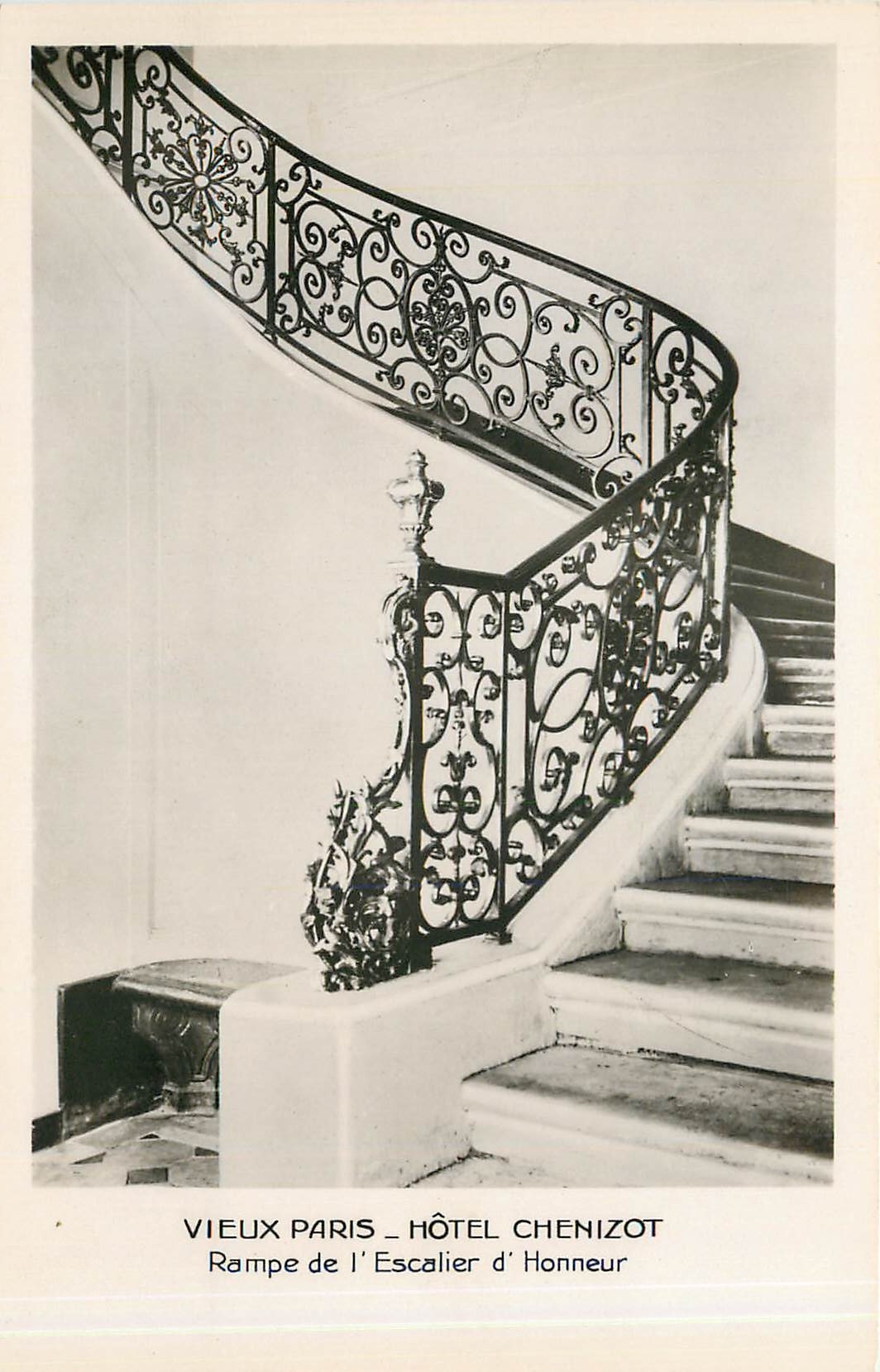 CPA Vieux Paris hotel Chenizot rampe de l'escalier d'honneur
