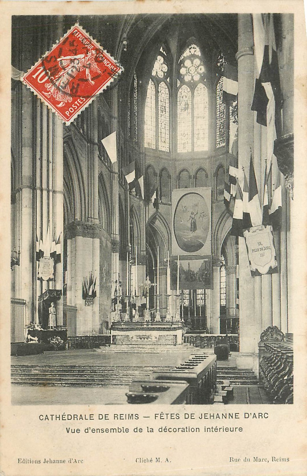 CPA Cathedrale de Reims fetes de Jehanne d'Arc vue d'ensemble de la decoration interieure 