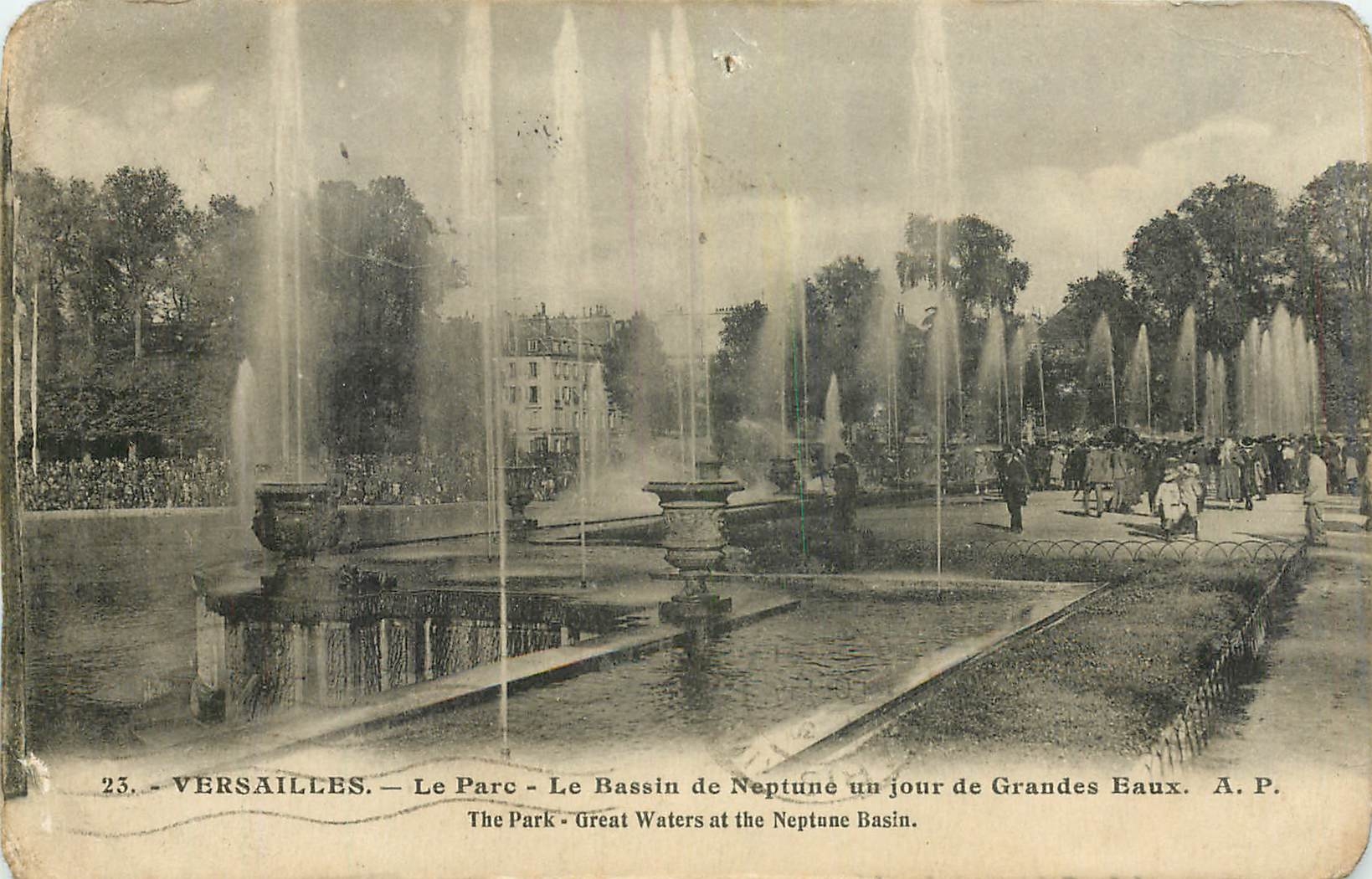 CPA Versailles le parc le bassin de Neptune un jour de Grandes Eaux 