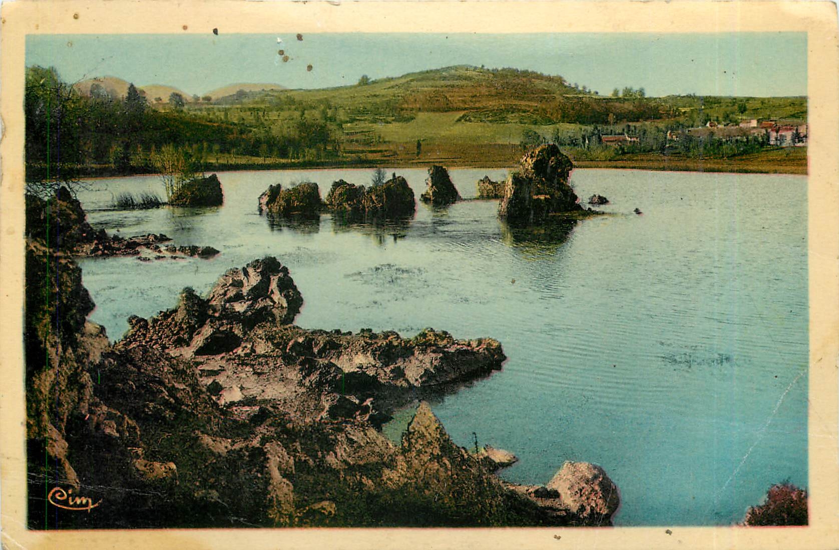 CPA Aydat P de C La Cassiere Le Lac et le Village 