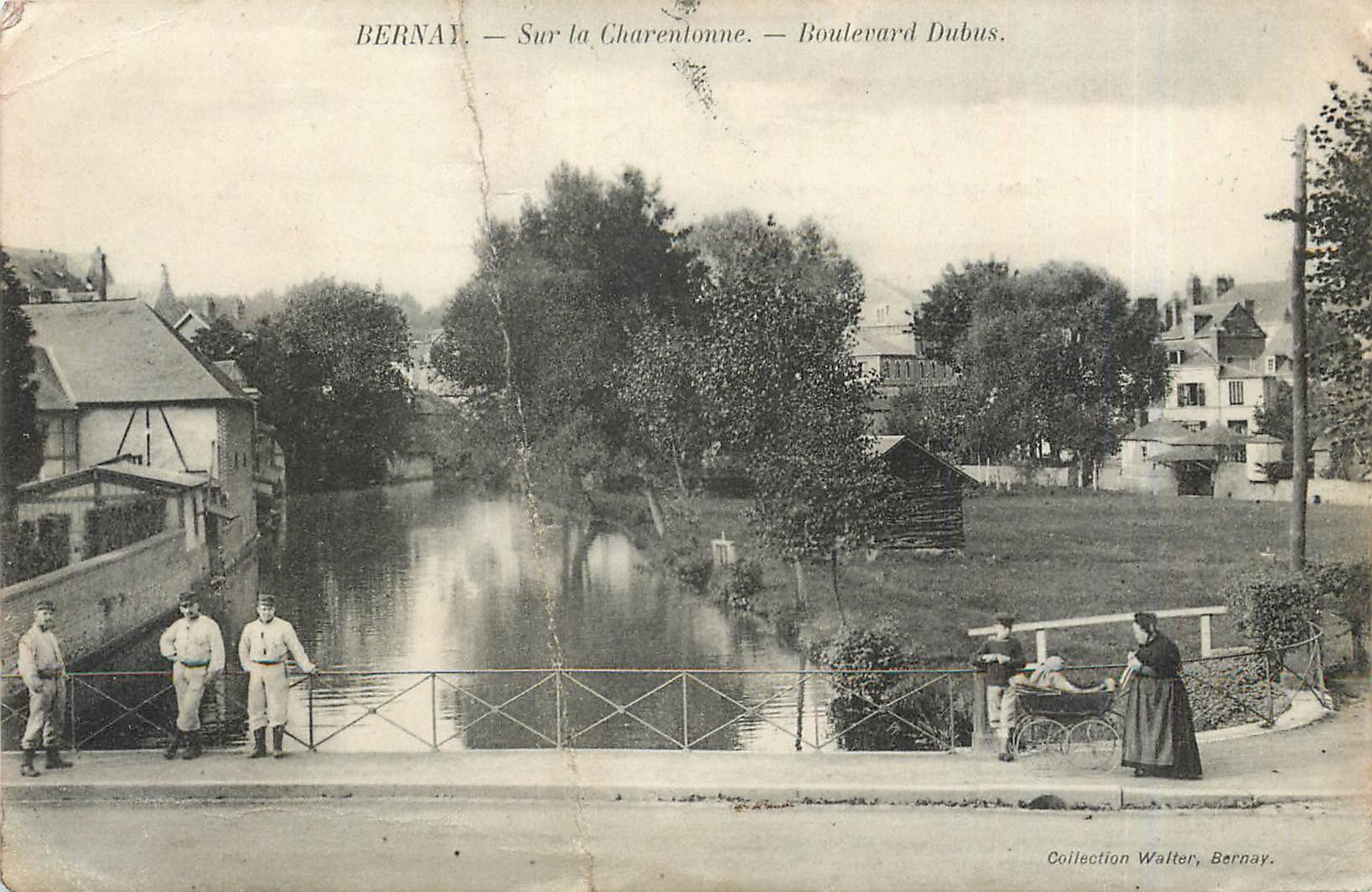 CPA Bernay Sur le Charentonne Boulevard Dubus 