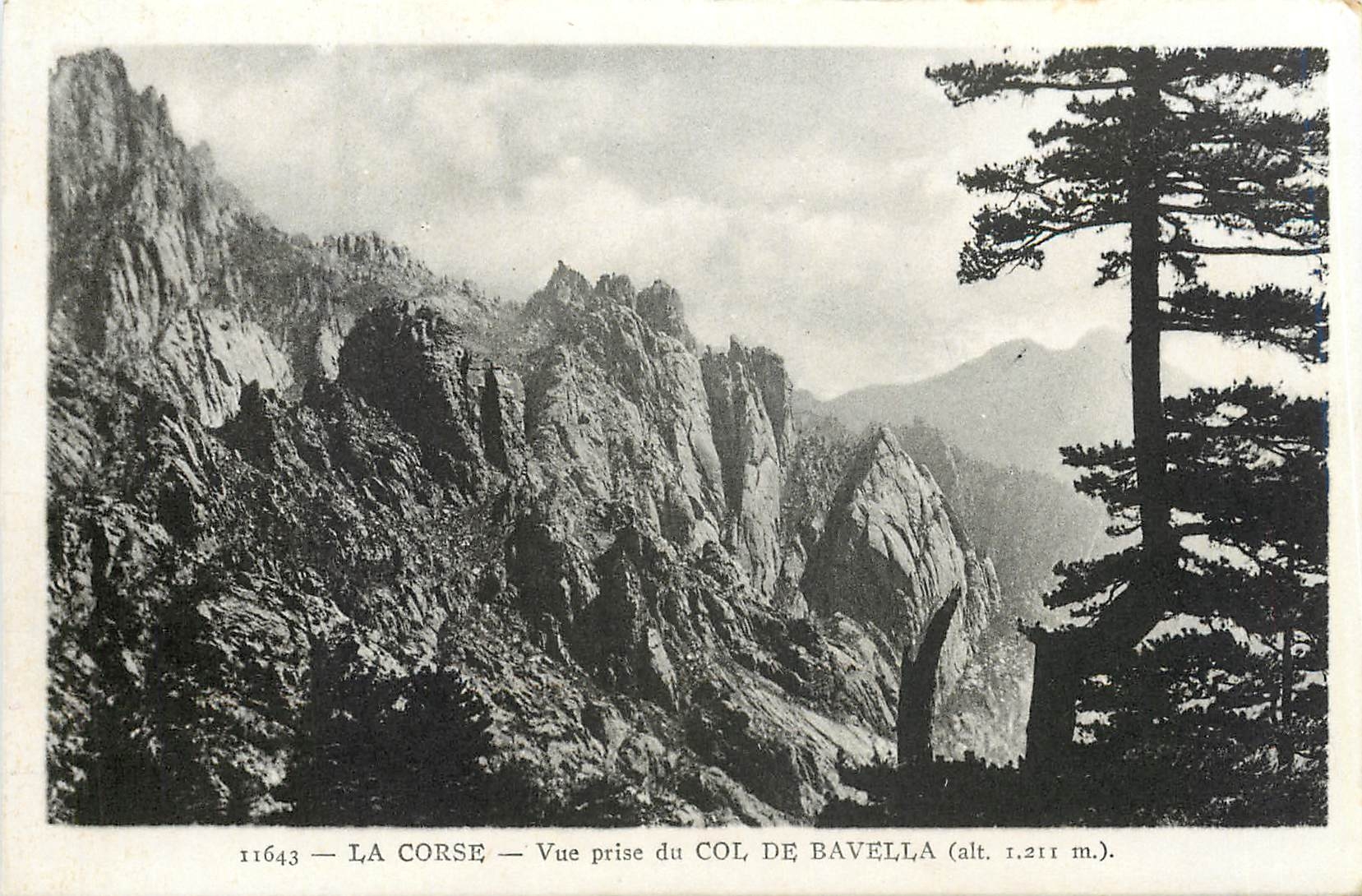 CPA La Corse - Vue prise du Col de Bavella
