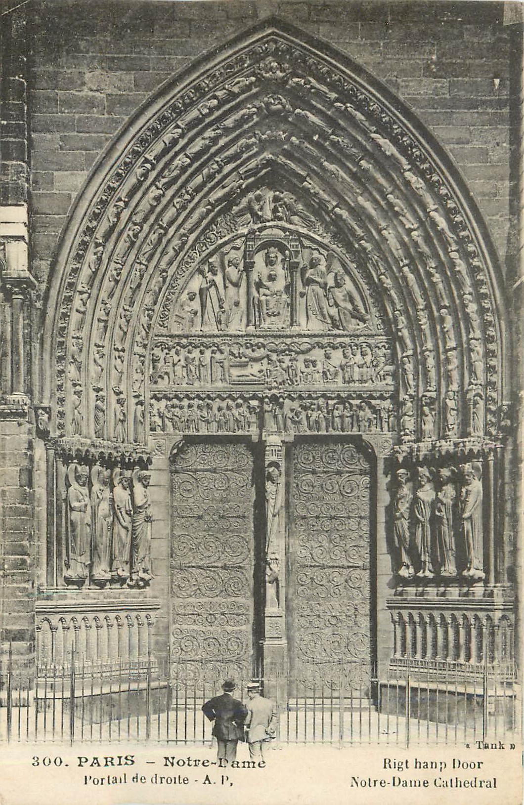 CPA Paris - Notre-Dame Portail de droite