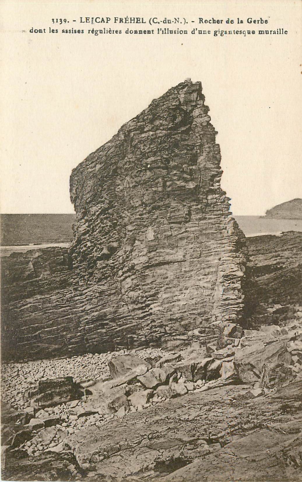CPA Le Cap Frehel - Rocher de la Gerbe