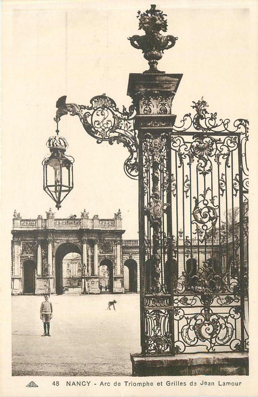 CPA Nancy - Arc de Triomphe et grilles de Jean Lamour