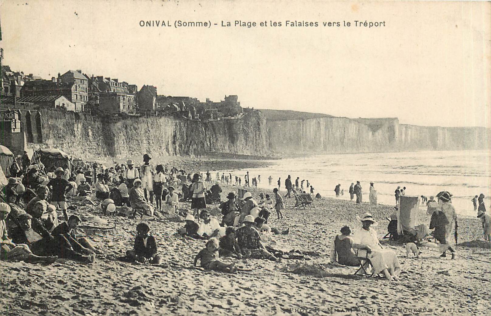 CPA Onival Somme - la plage et les falaises vers le Treport