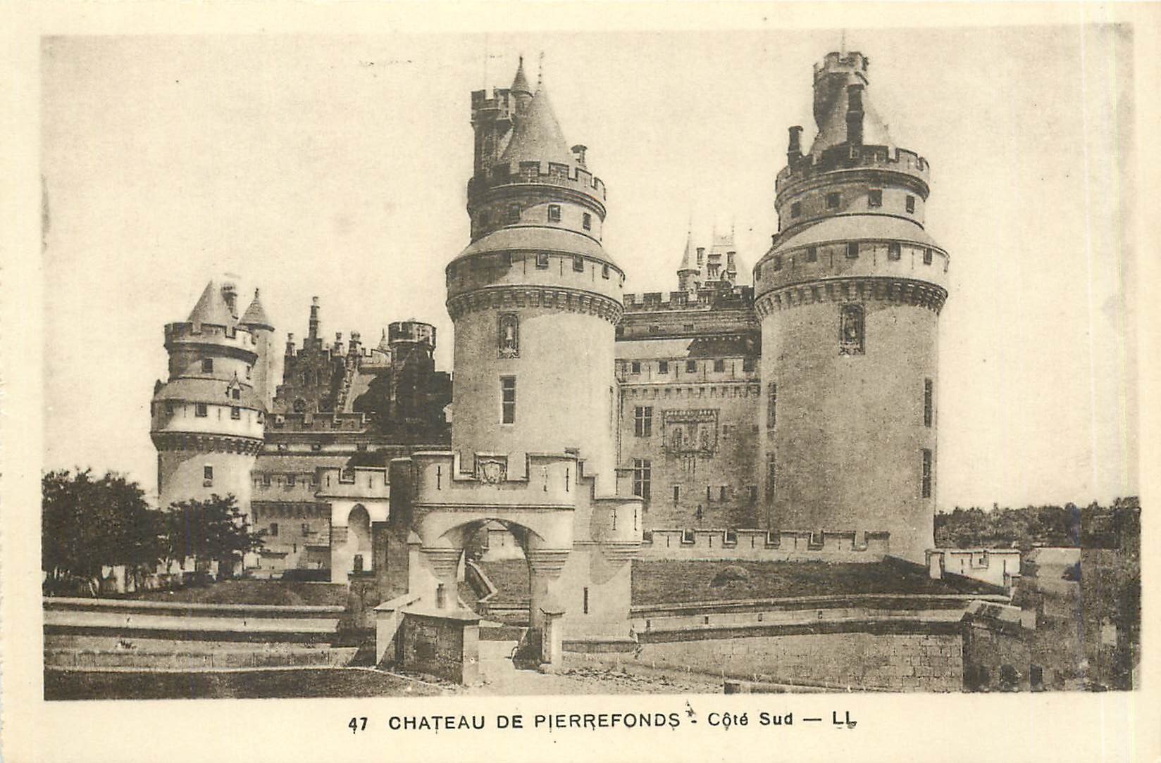 CPA Pierrefonds Le château Cote Sud
