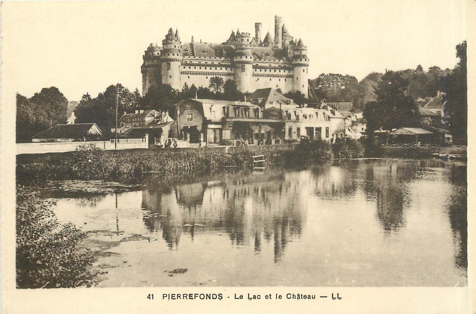 CPA Pierrefonds Le lac et le château
