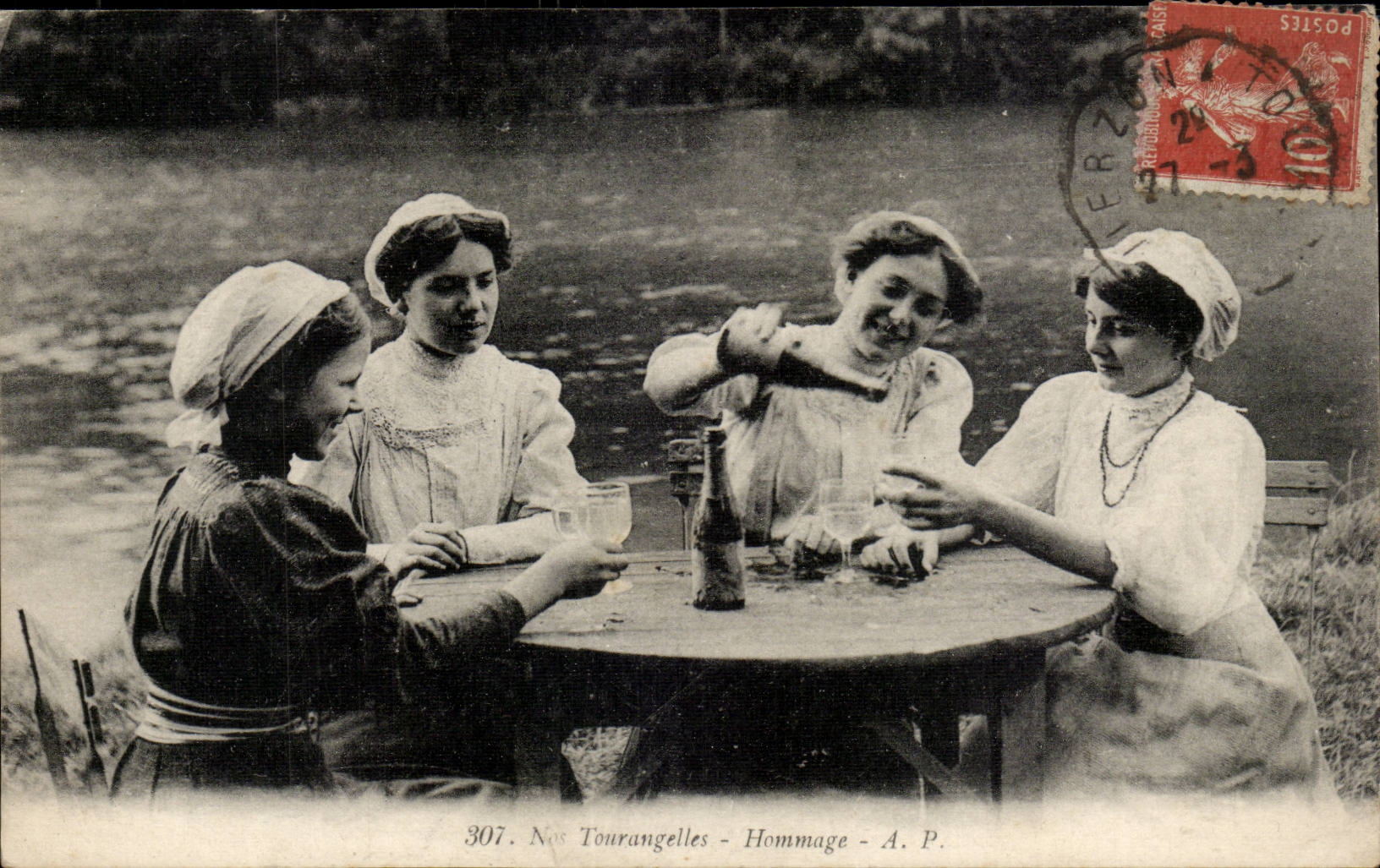 CPA Our Tourangelles Women (folklore caps costume Tours Touraine) TOP