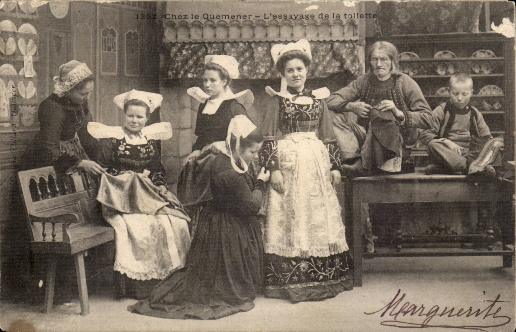 CPA At Quenemer the fitting of the toilet (folklore caps costume)