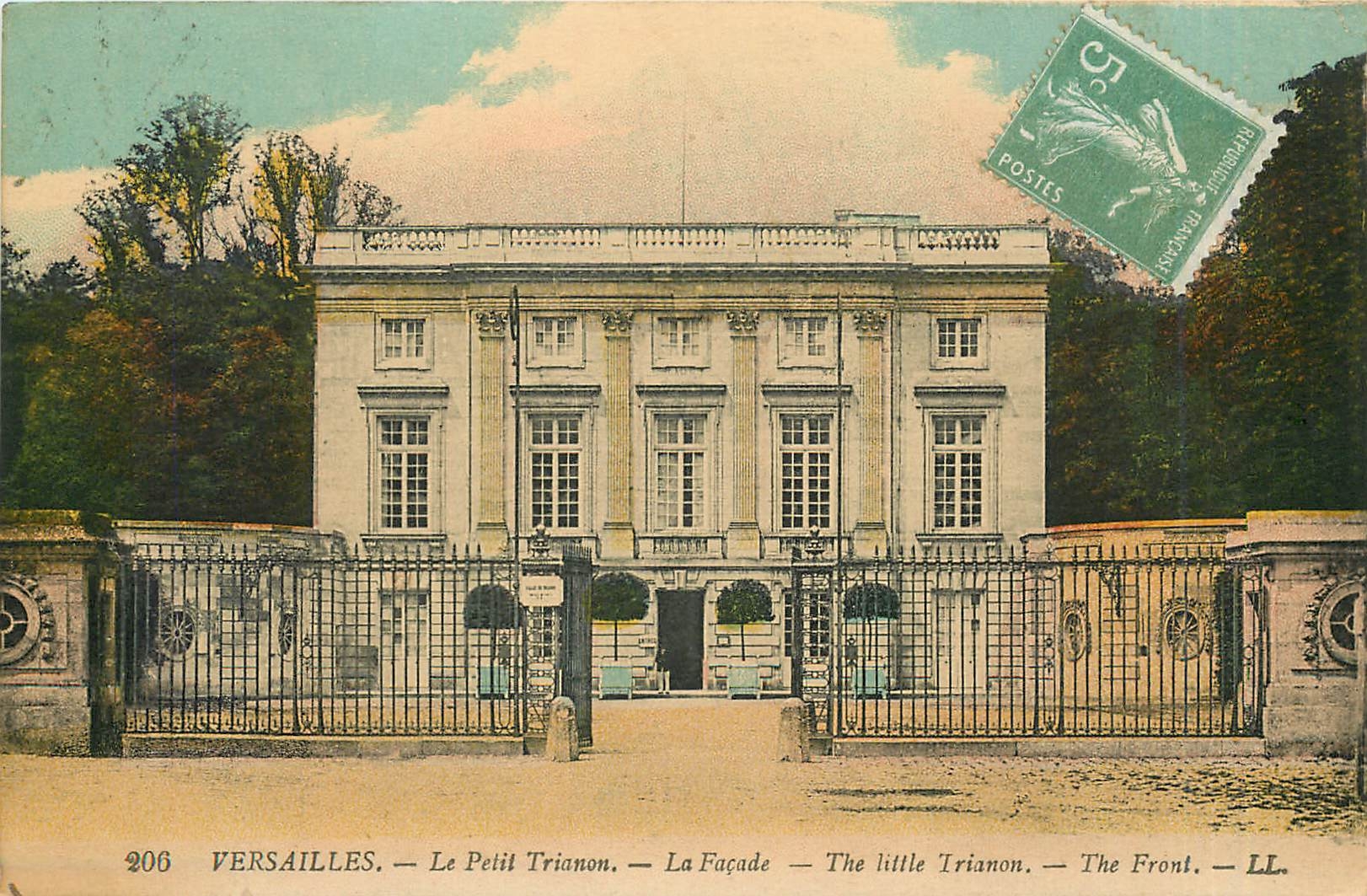 CPA Versailles le Petit Trianon la facade 