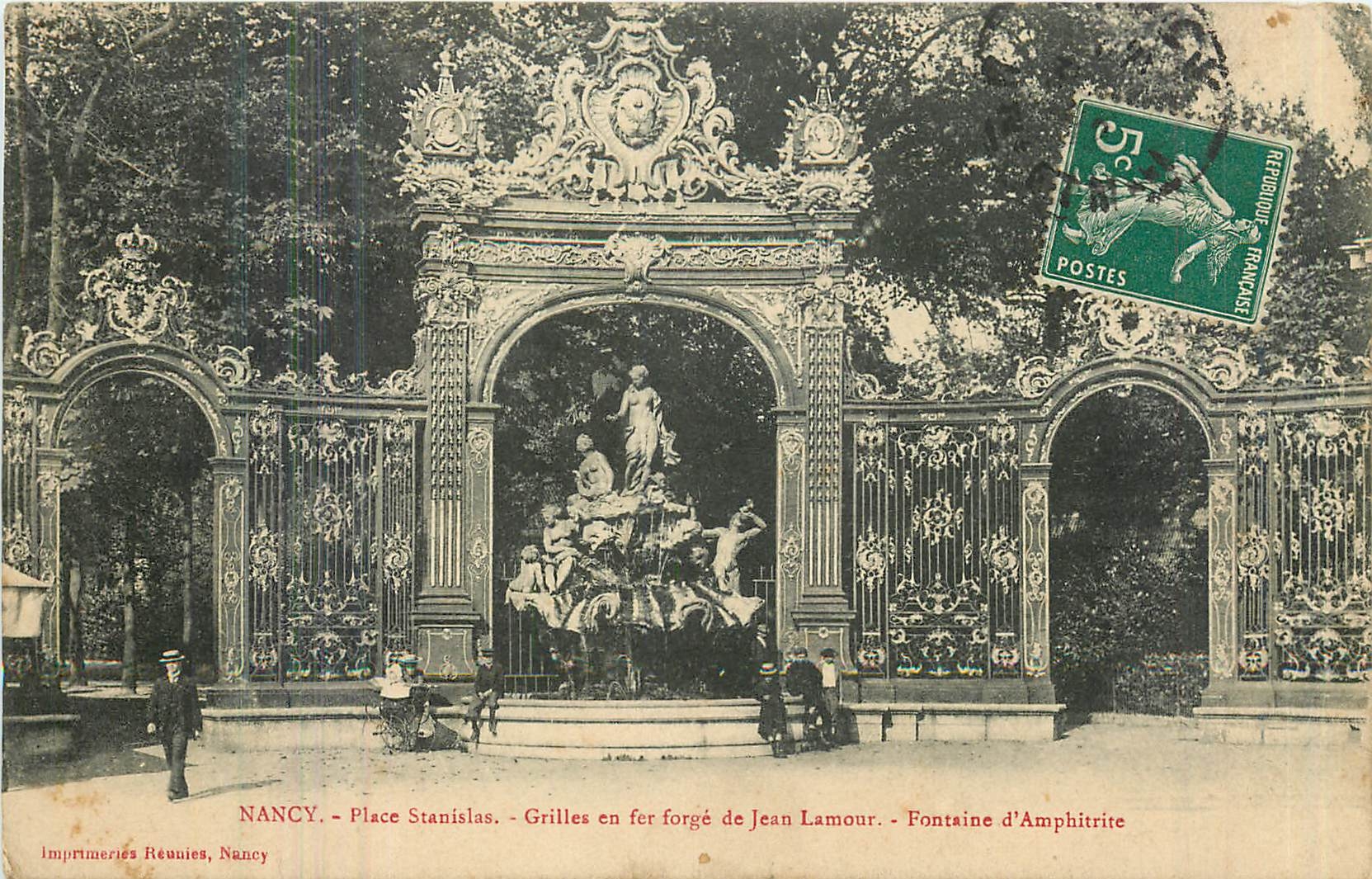 CPA Nancy place Stanislav grilles en fer forge de Jean Lamour fontaine d'Amphitrite 