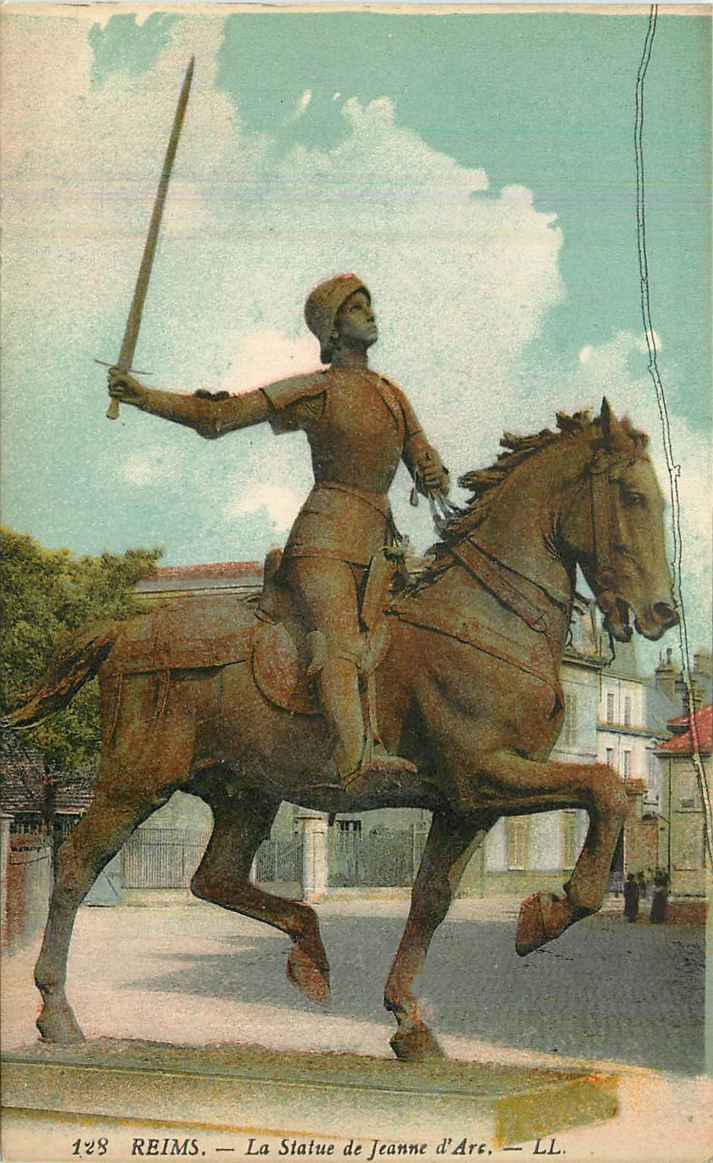 CPA Reims La Statue de Jeanne d'Arc 