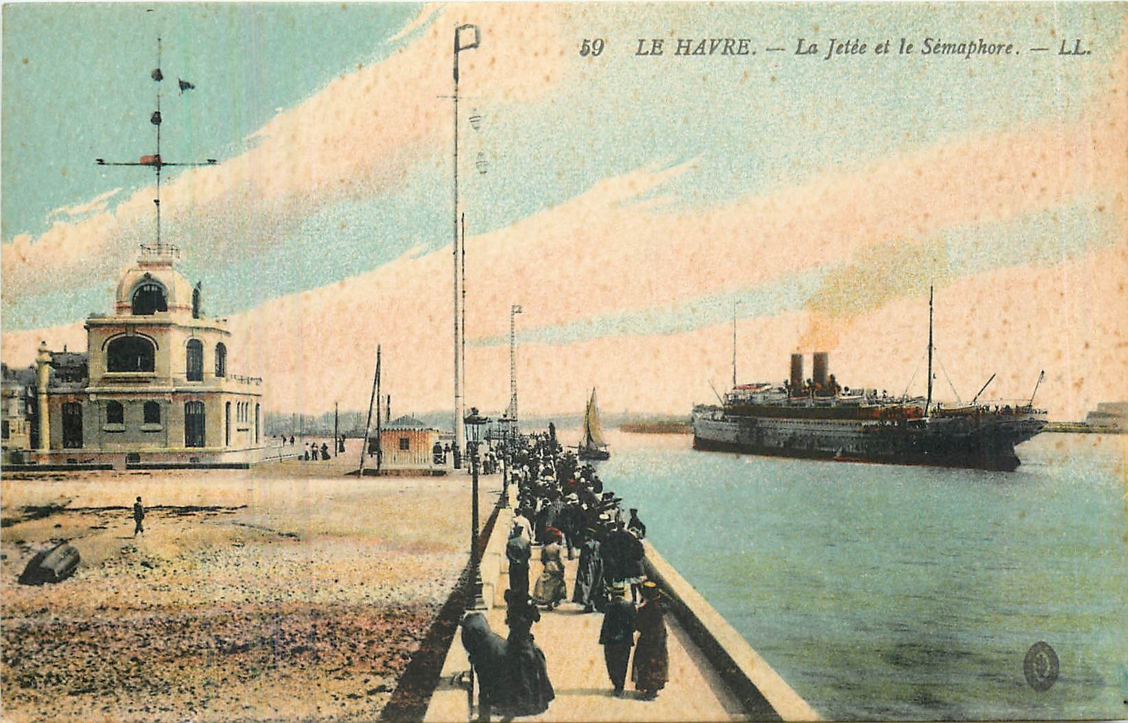 CPA Le Havre La Jetee et le Semaphore Bateau