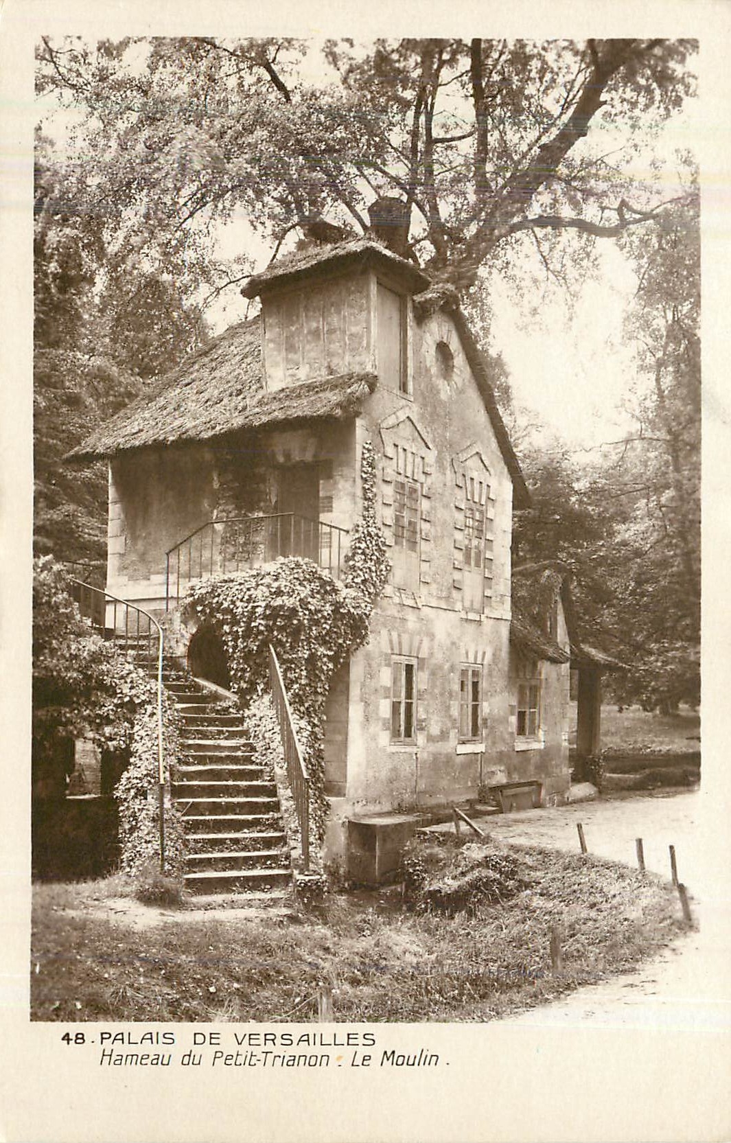 CPA Palais de Versailles Hameau du Petit Trianon Le Moulin 