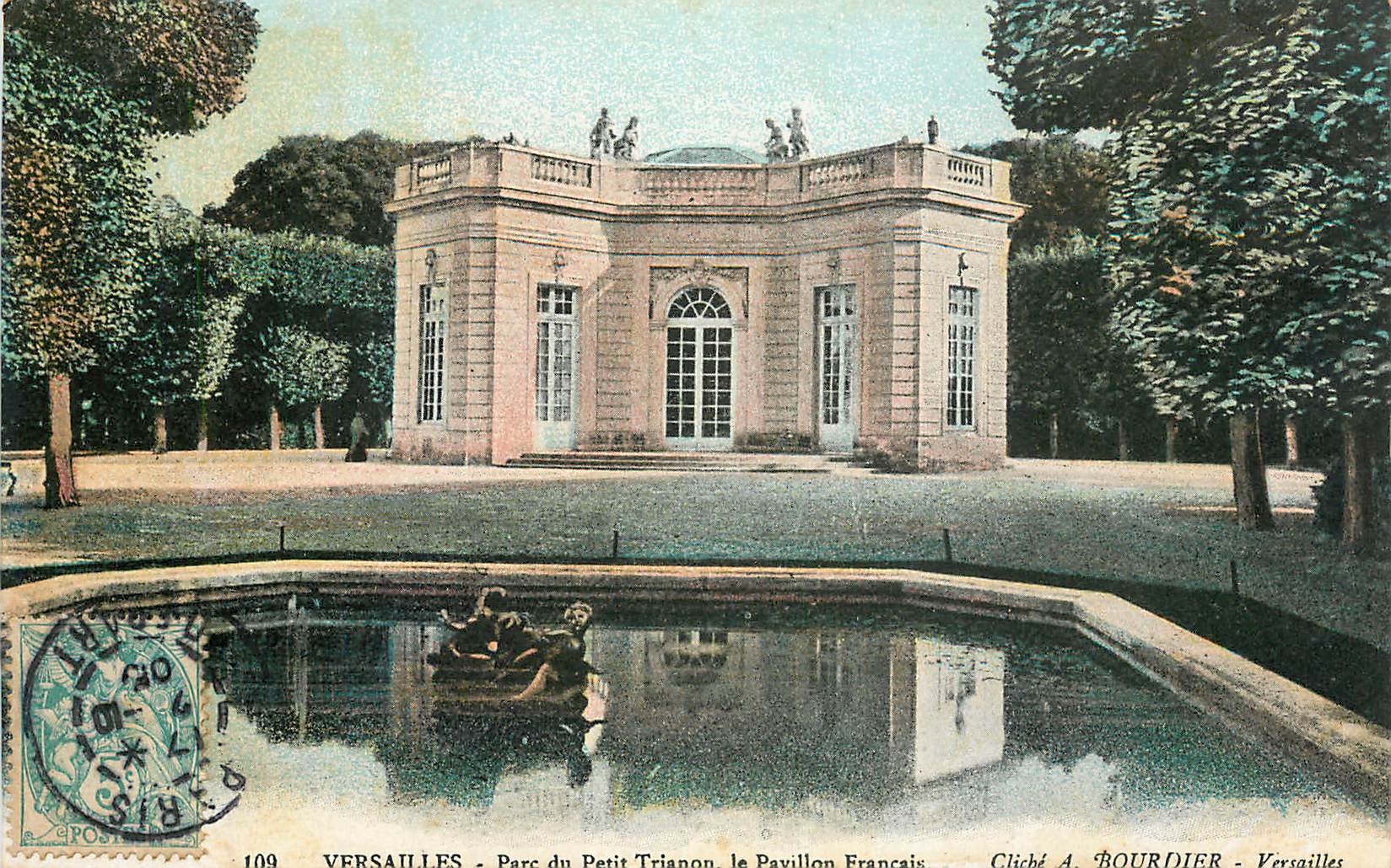 CPA Versailles Parc du Petit Trianon Le Pavillon Francais 