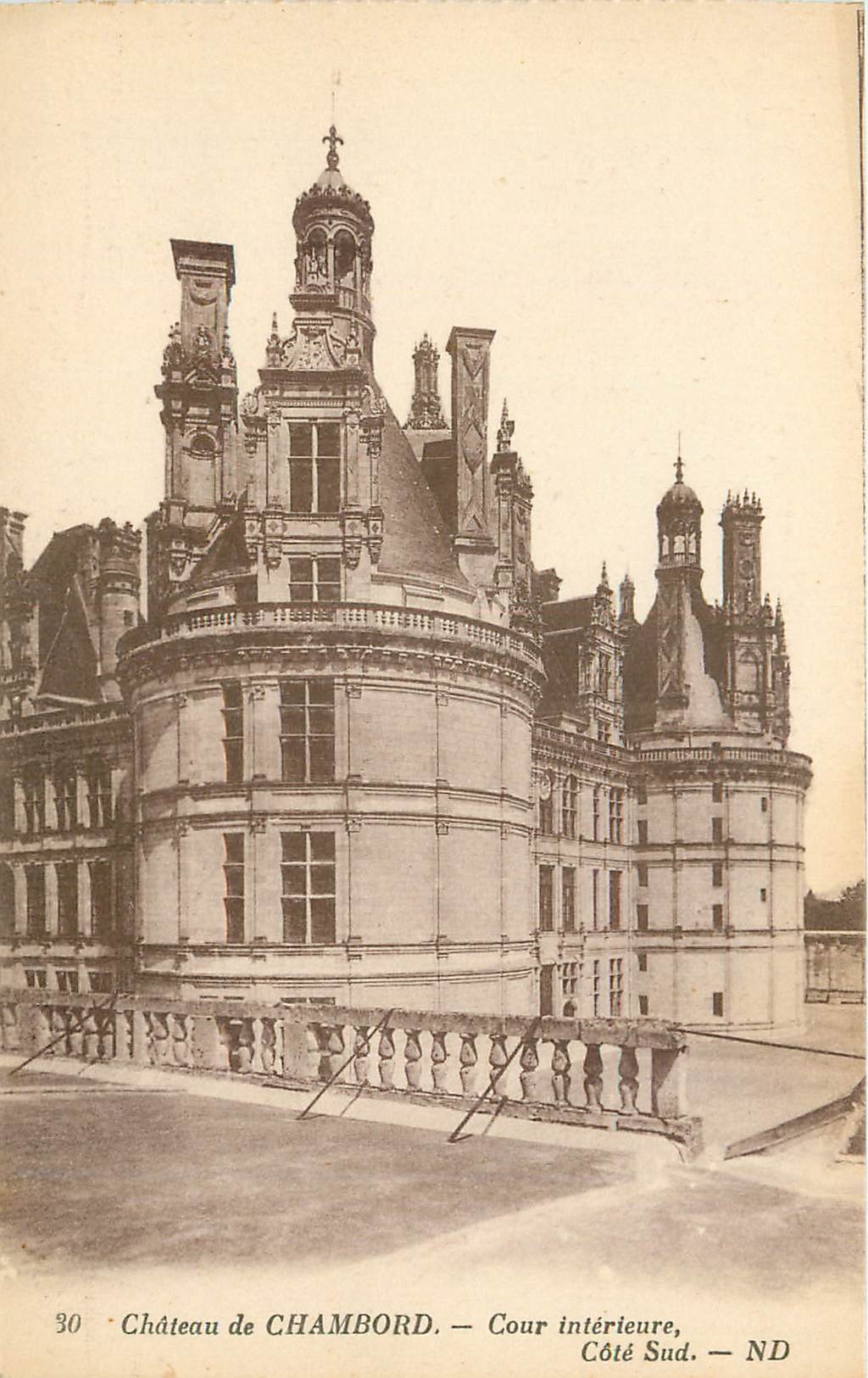 CPA Chateau de Chambord Cour interieure Cote sud 