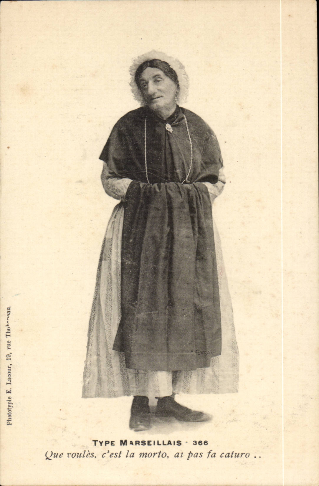 CPA Folklore Marseilles Standard Costume That voules it is the morto do not have F caturo TOP