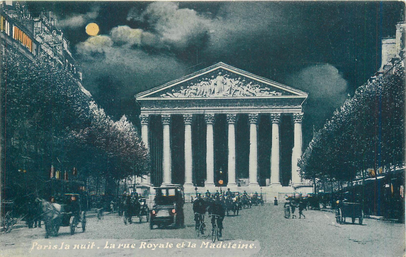 CPA Paris lanuit la rue royale et la Madeleine