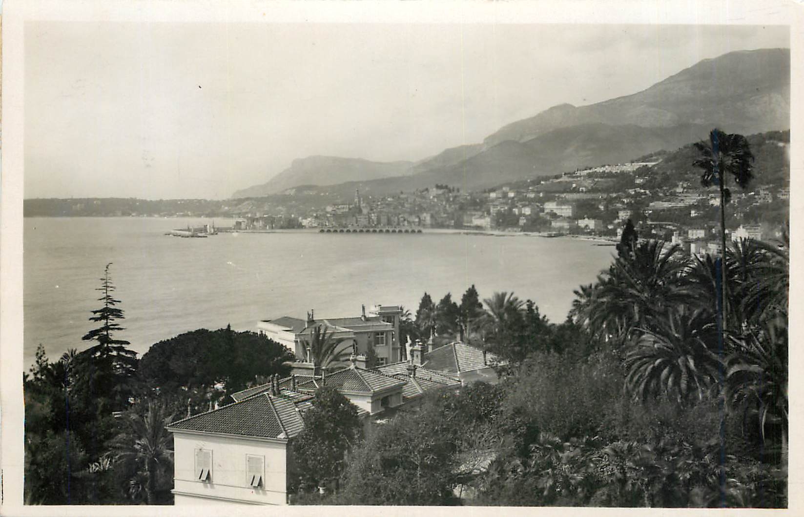 CPA Menton (A.-M) Vue générale