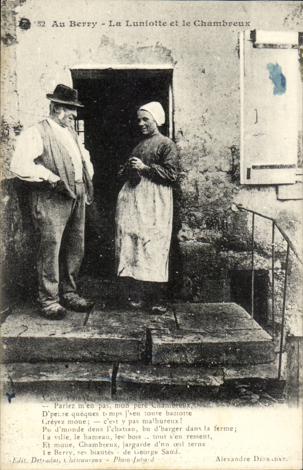 CPA In Berry Luniotte and Chambreux (folklore costume)