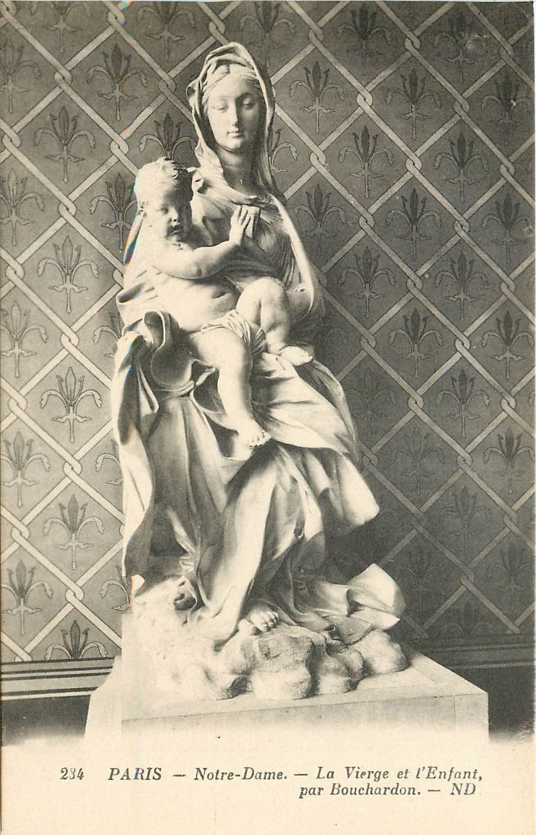 CPA Paris Notre Dame La Vierge et l'Enfant
