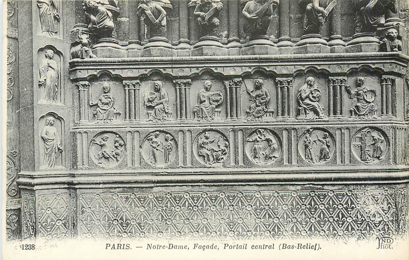CPA Paris Notre Dame Facade Portail central Bas Relief