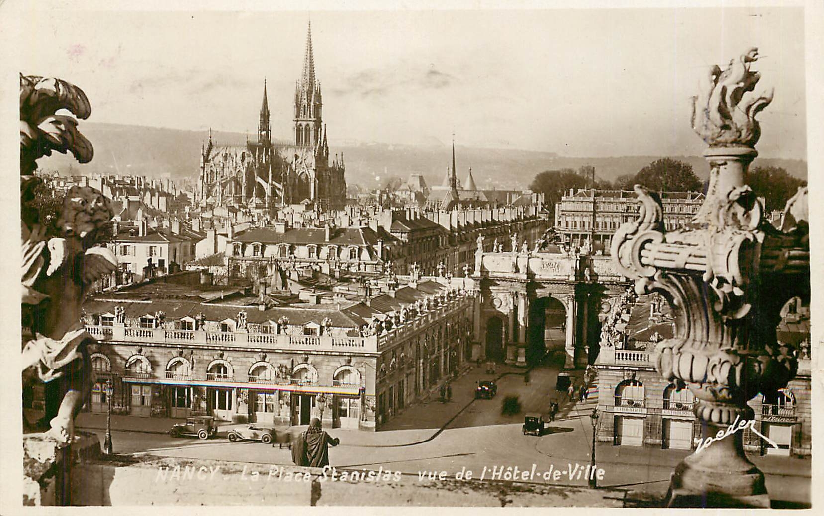CPA Nancy La Place Staoislas vue de l'Hotel de Ville 