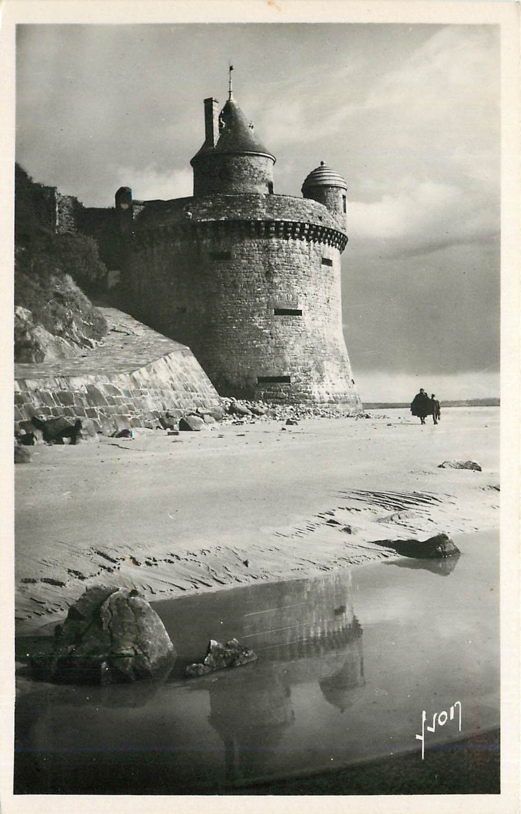 CPA MONT ST MICHEL-(Manche)a maree basse-Promenae autour des remparts