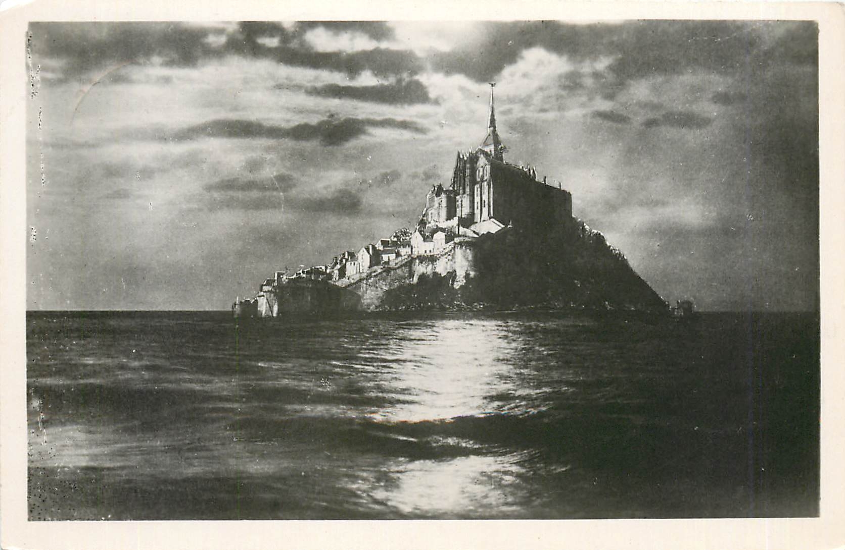 CPA MONT ST MICHEL contre jour