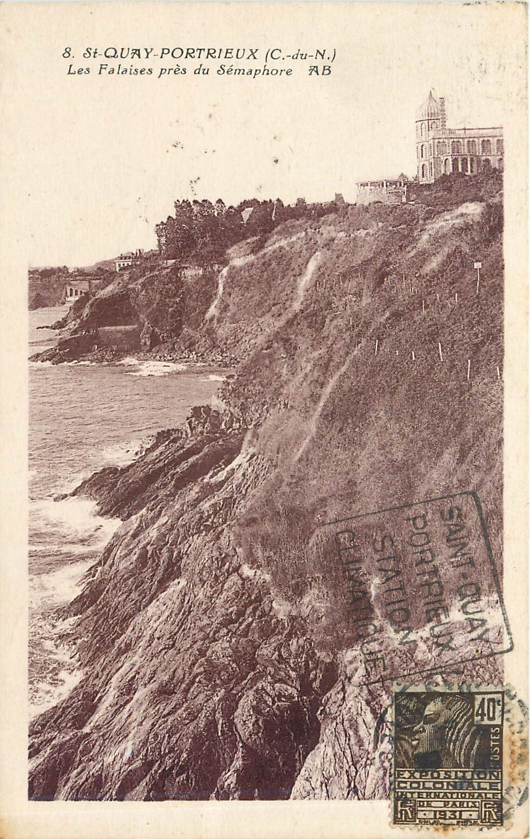 CPA St Quay portrieux ( C du N) Les falaises pres du Semaphore AB