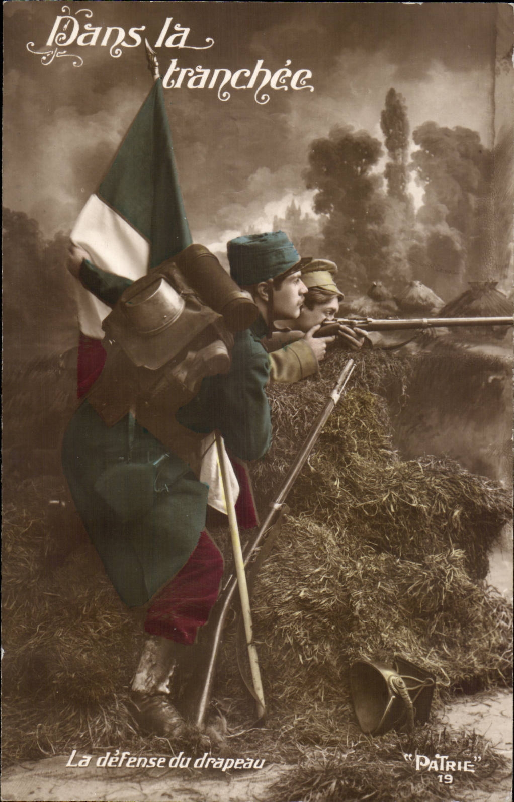 CPA im Graben die Verteidigung des patriotischen Markierungsfahne Franzosich-Englisch Militaria